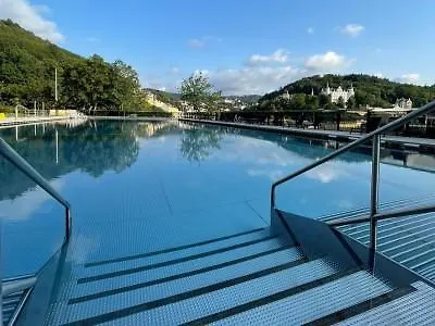 热温泉酒店 4* 卡罗维发利